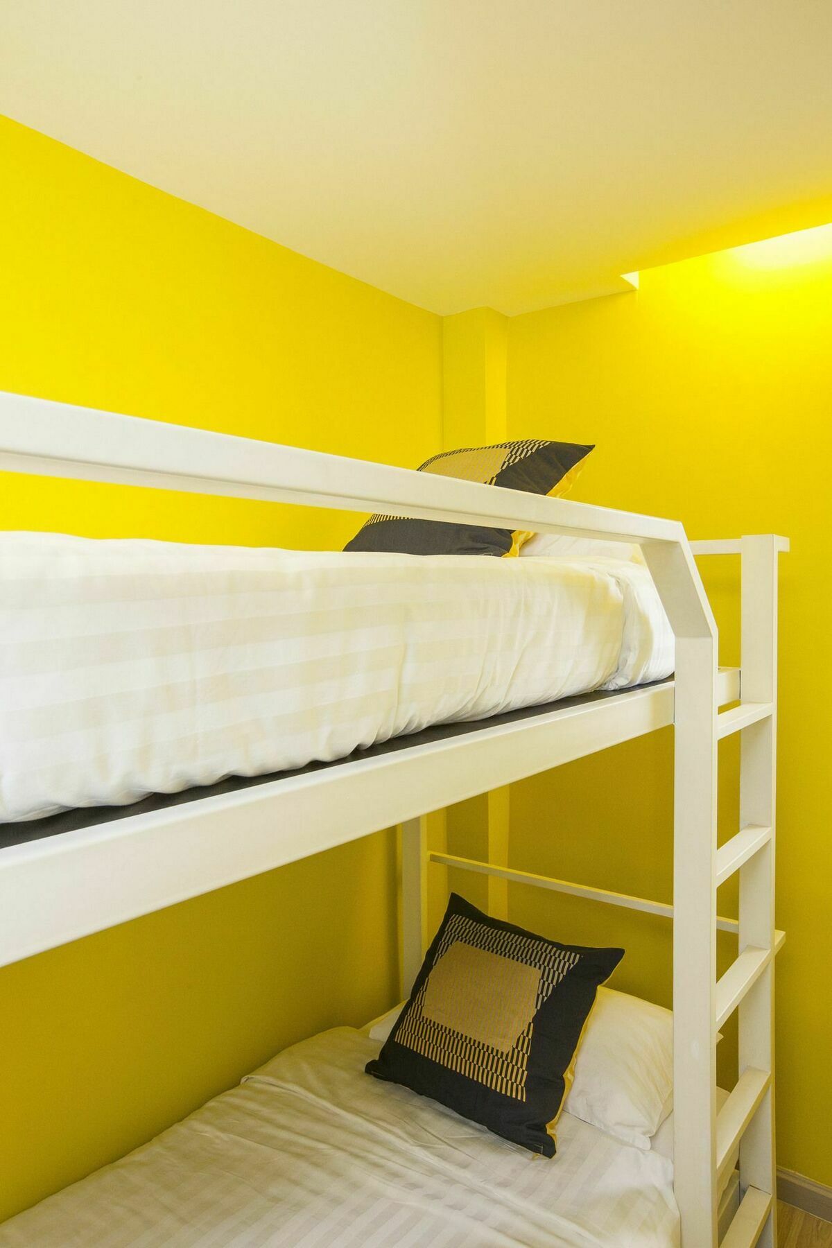 Gn Luxury Hostel Bangkok Exterior foto